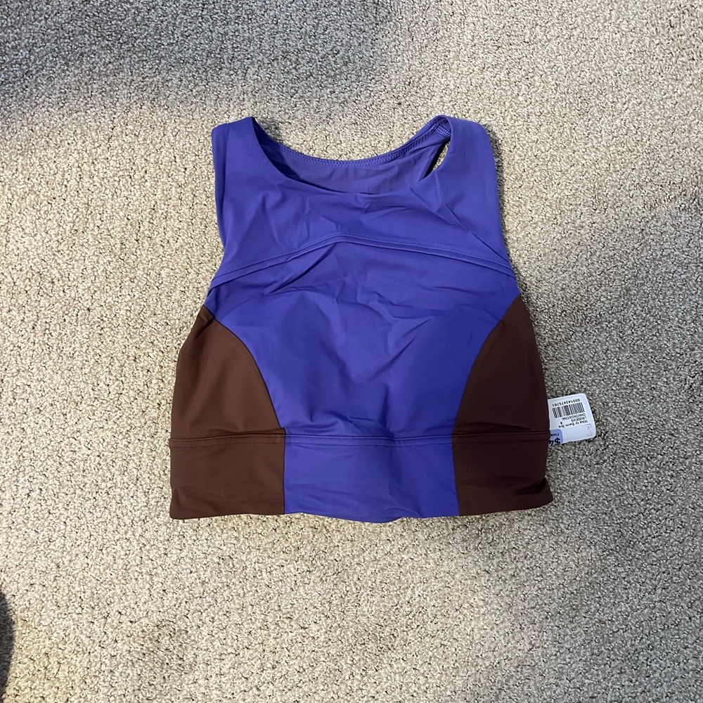 New With Tags Lululemon Hike to Swim Sports Bra
Size 6